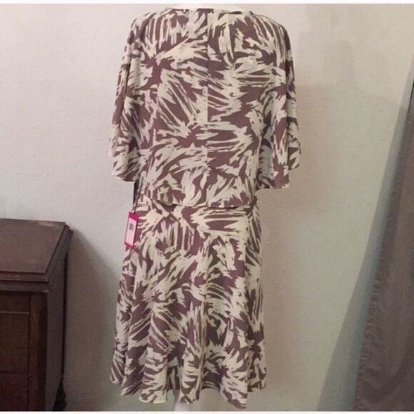 Vince Camuto Abstract Neutral Skirt Size 6 NWT - Picture 7 of 8